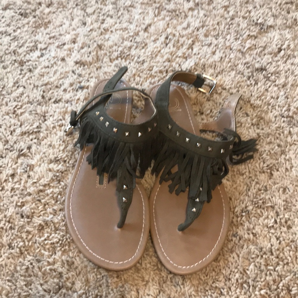 Fringe sandals